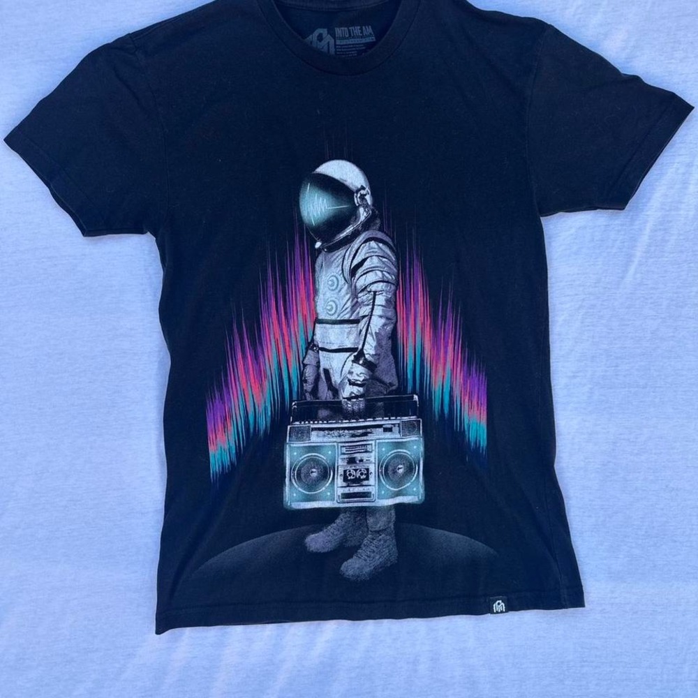 Into the AM Astranout Boom Box Graphic Short Sleeve Black Shirt Sz S